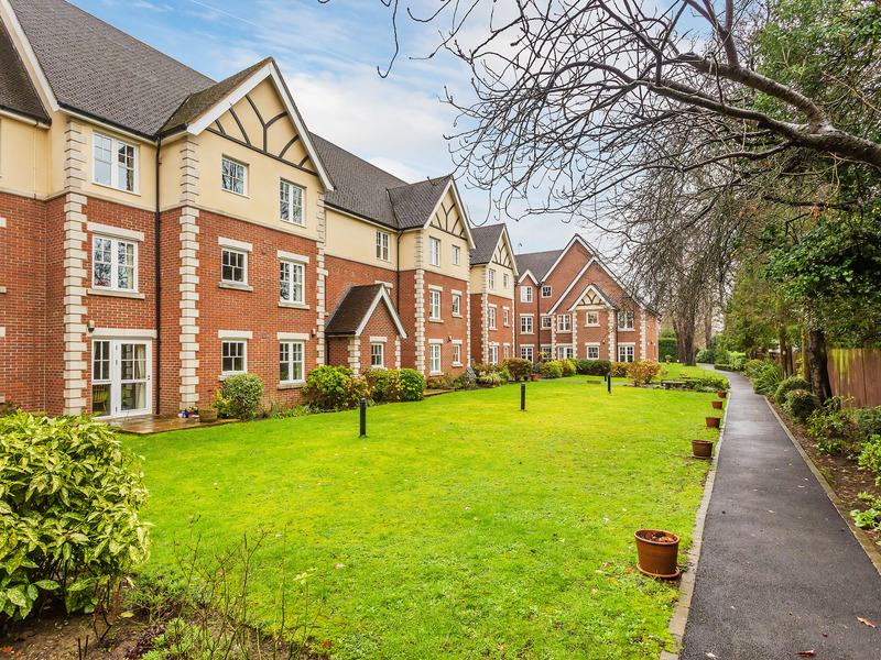 1 Bed Apartment For Sale in Horley